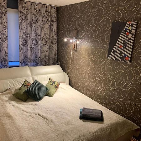 Riia 10, 2-Bedroom Apartment - 2 Big Beds 1 Extra Bed-Parking Free Tartu Esterno foto