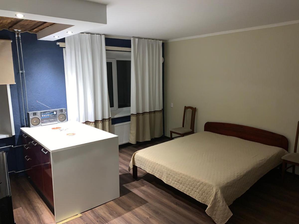 Riia 10, 2-Bedroom Apartment - 2 Big Beds 1 Extra Bed-Parking Free Tartu Esterno foto