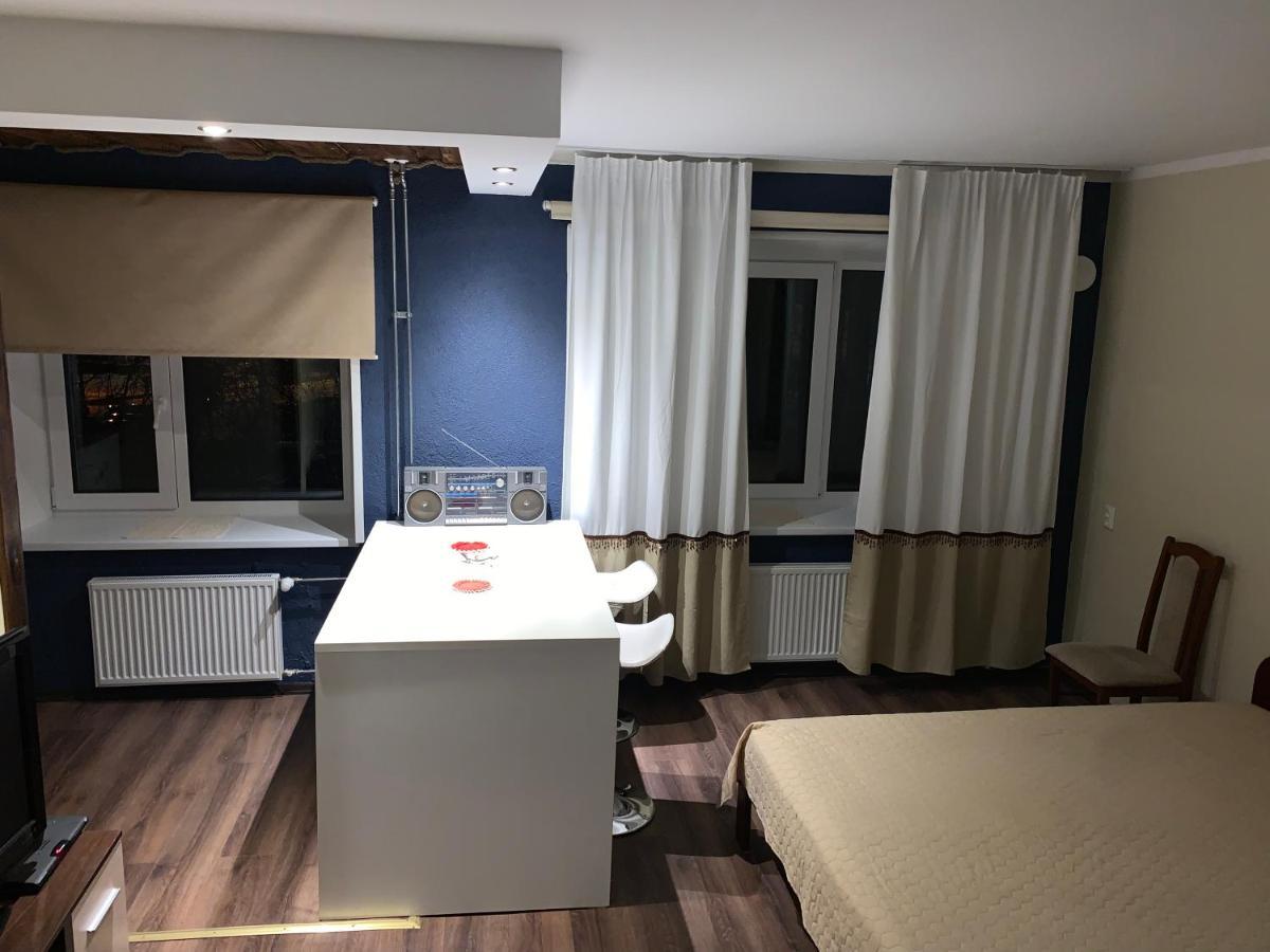 Riia 10, 2-Bedroom Apartment - 2 Big Beds 1 Extra Bed-Parking Free Tartu Esterno foto