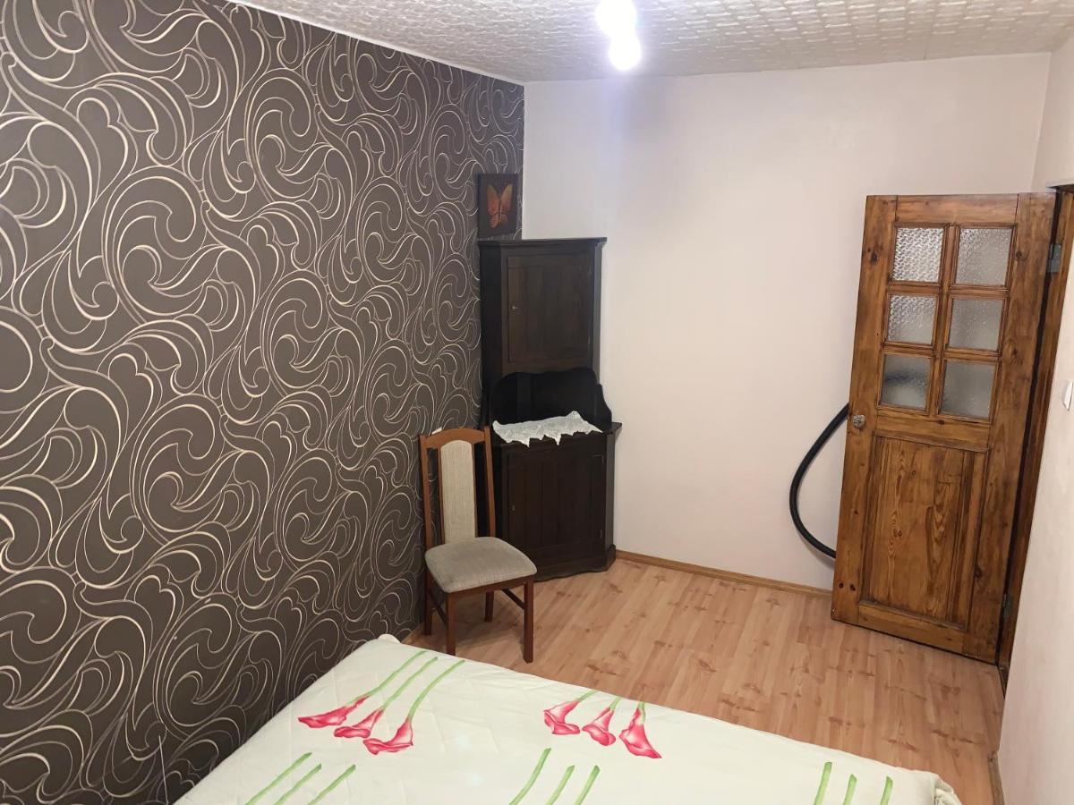 Riia 10, 2-Bedroom Apartment - 2 Big Beds 1 Extra Bed-Parking Free Tartu Esterno foto