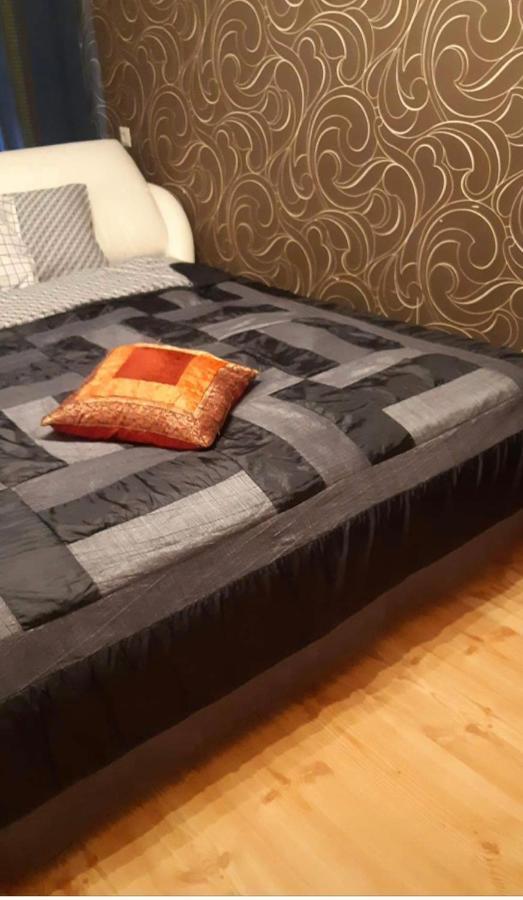 Riia 10, 2-Bedroom Apartment - 2 Big Beds 1 Extra Bed-Parking Free Tartu Esterno foto