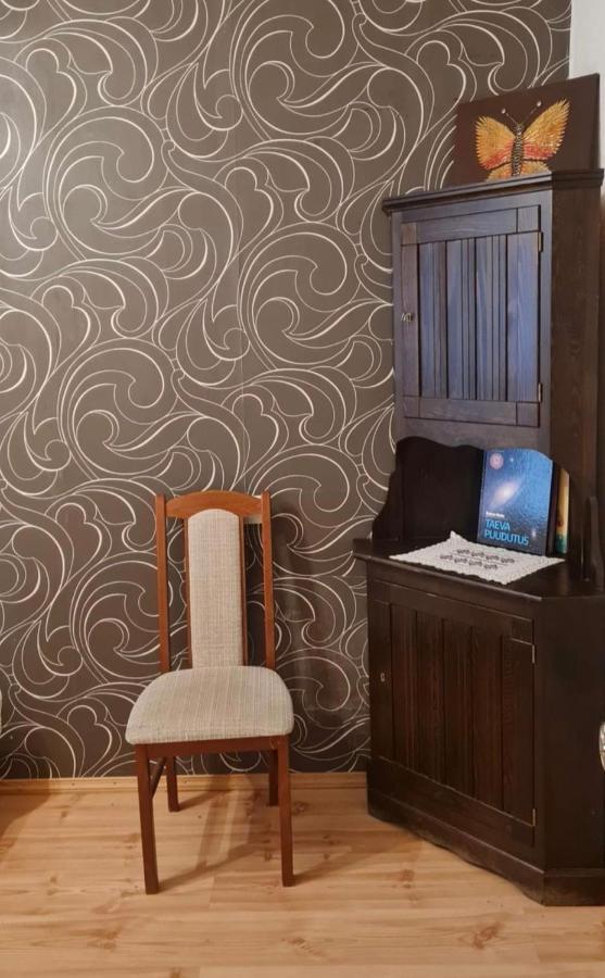 Riia 10, 2-Bedroom Apartment - 2 Big Beds 1 Extra Bed-Parking Free Tartu Esterno foto