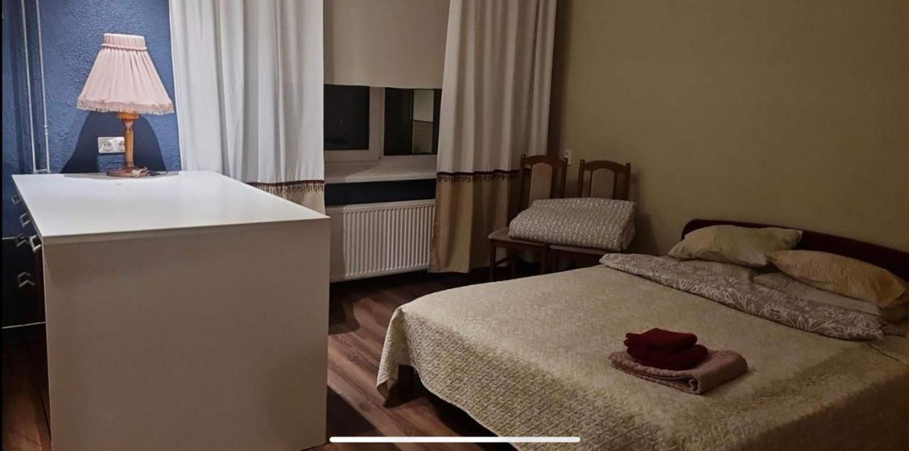 Riia 10, 2-Bedroom Apartment - 2 Big Beds 1 Extra Bed-Parking Free Tartu Esterno foto