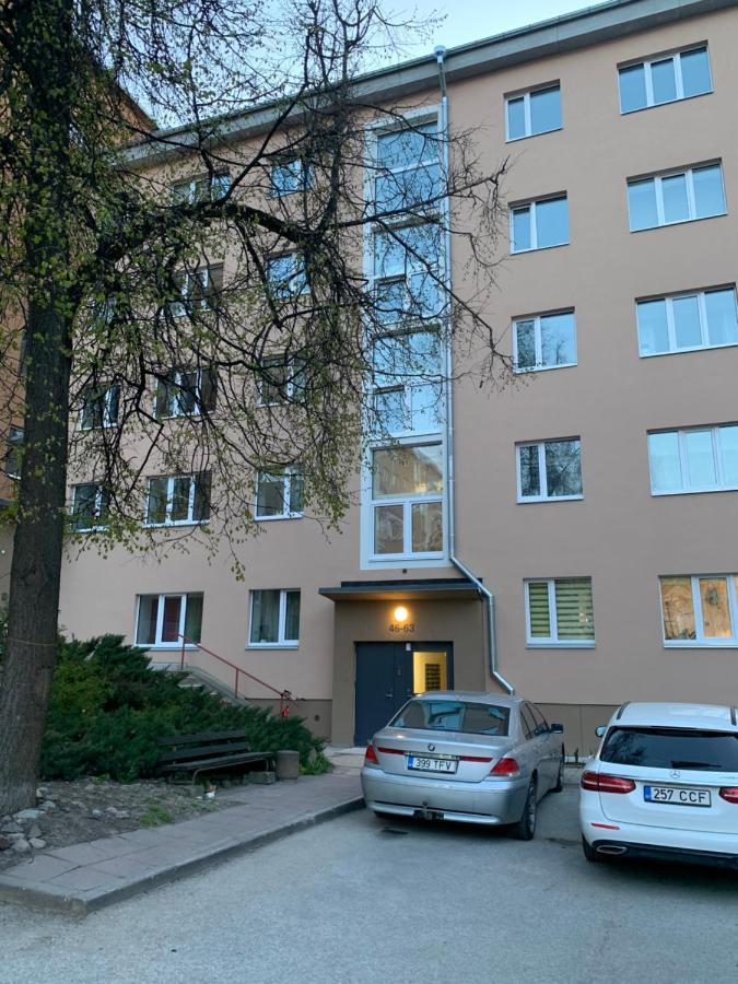 Riia 10, 2-Bedroom Apartment - 2 Big Beds 1 Extra Bed-Parking Free Tartu Esterno foto