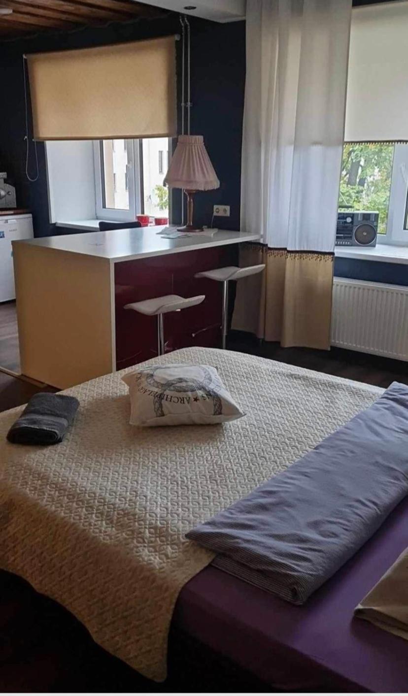 Riia 10, 2-Bedroom Apartment - 2 Big Beds 1 Extra Bed-Parking Free Tartu Esterno foto