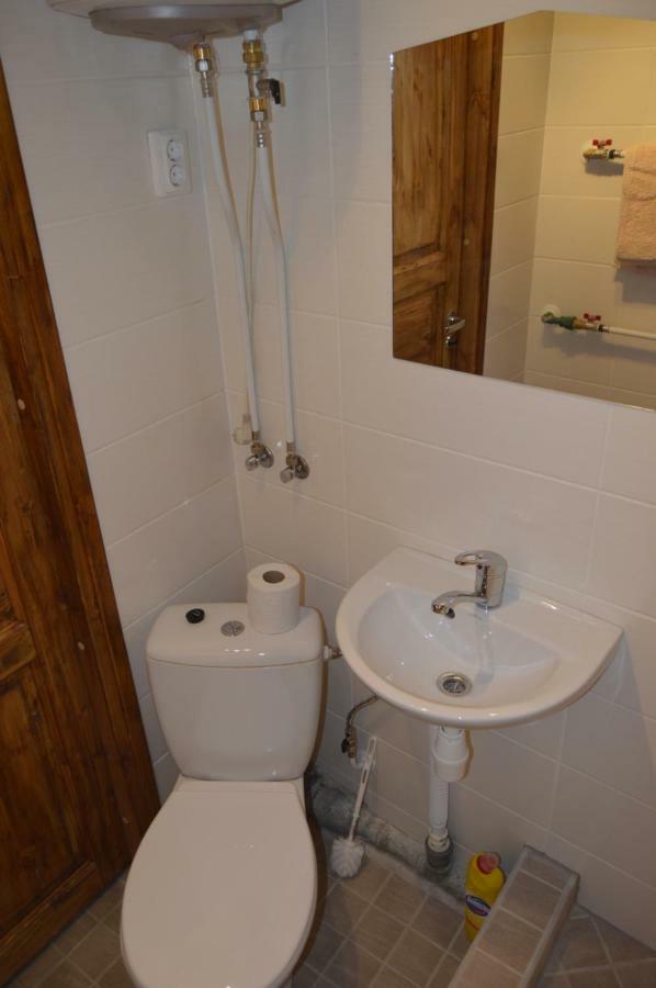 Riia 10, 2-Bedroom Apartment - 2 Big Beds 1 Extra Bed-Parking Free Tartu Esterno foto