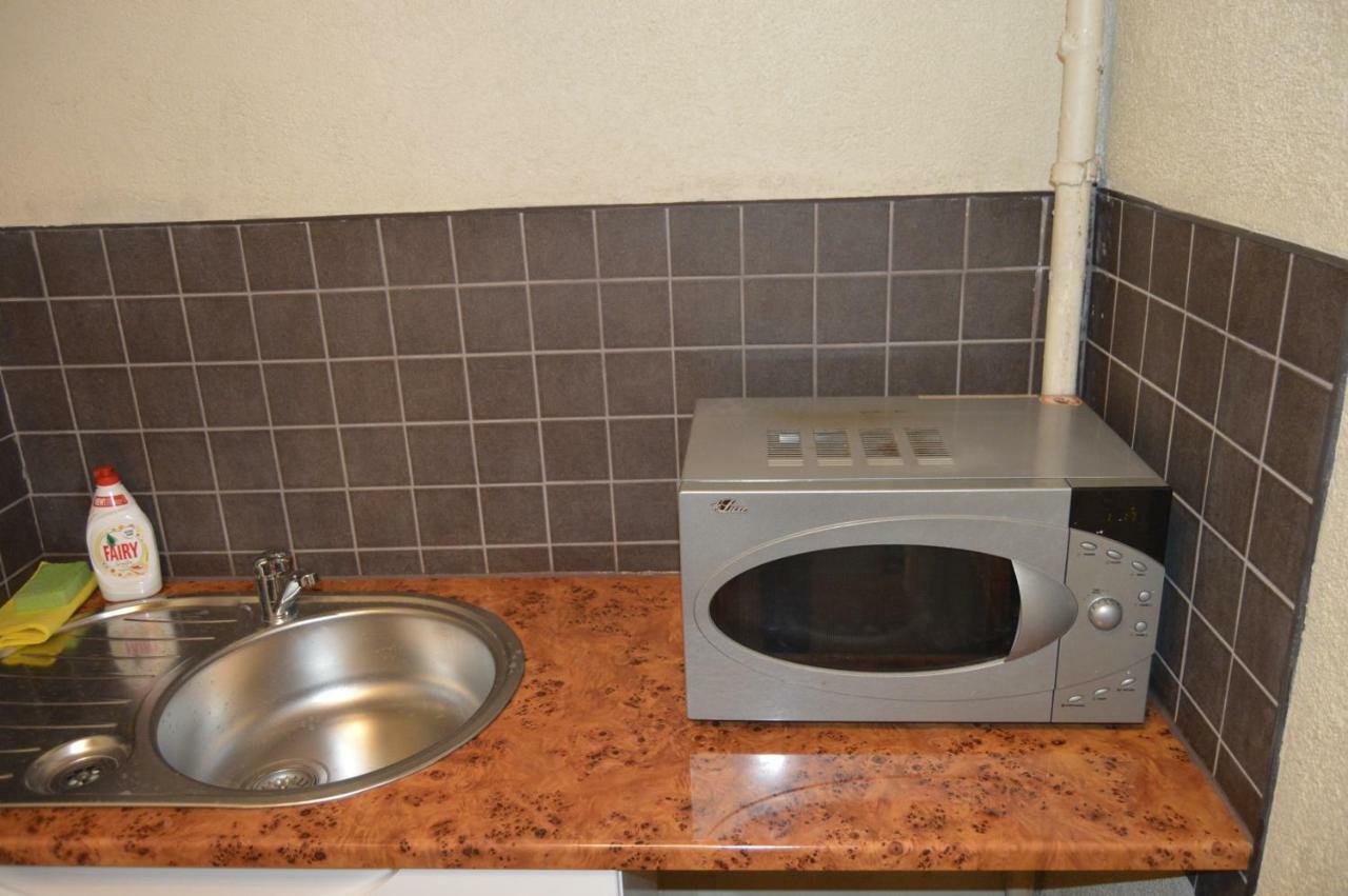 Riia 10, 2-Bedroom Apartment - 2 Big Beds 1 Extra Bed-Parking Free Tartu Esterno foto