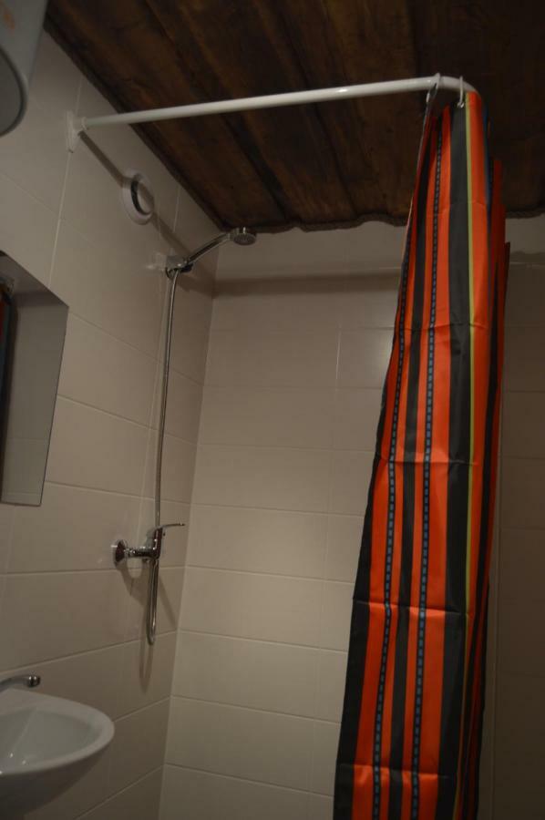 Riia 10, 2-Bedroom Apartment - 2 Big Beds 1 Extra Bed-Parking Free Tartu Esterno foto