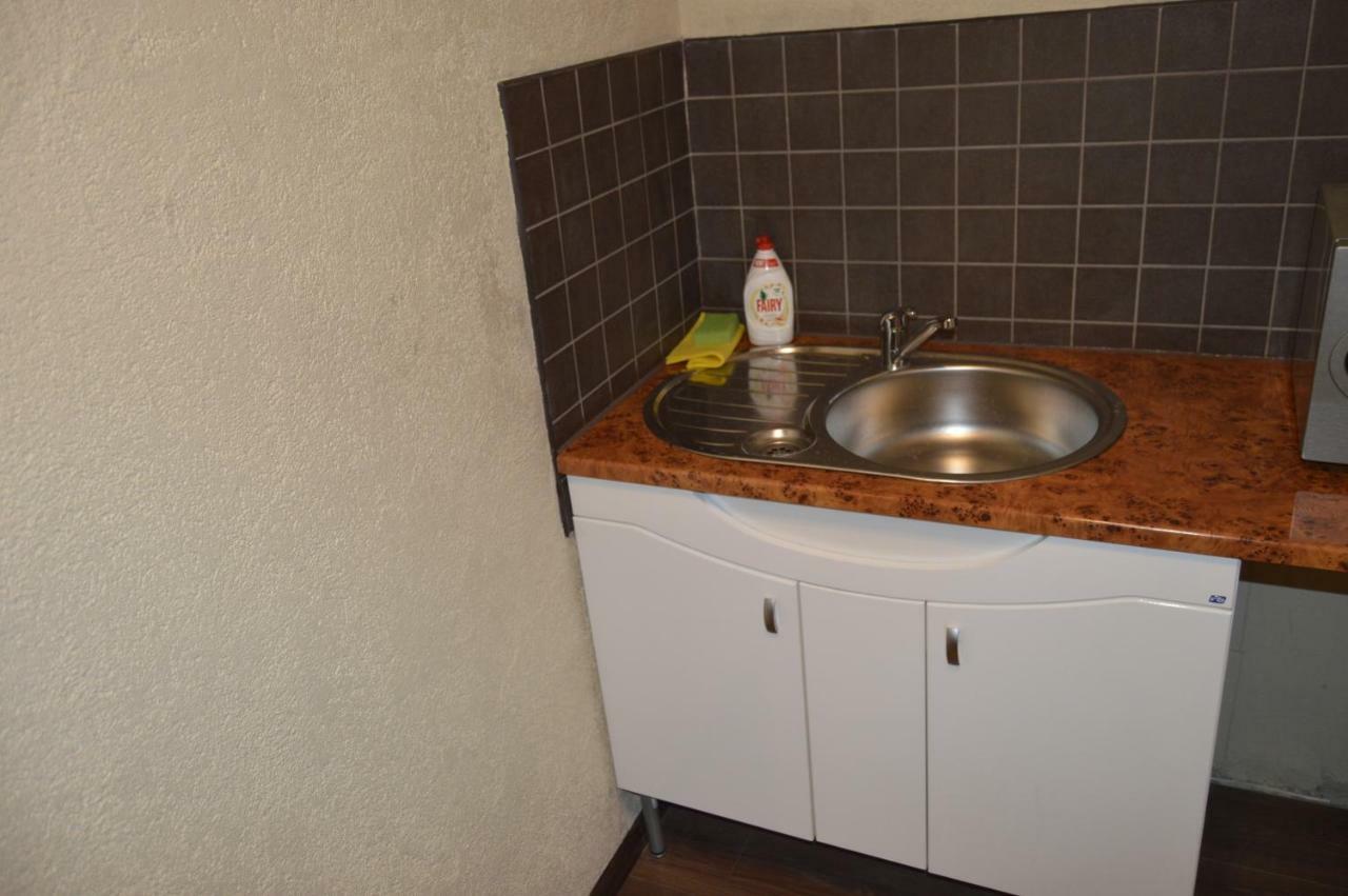 Riia 10, 2-Bedroom Apartment - 2 Big Beds 1 Extra Bed-Parking Free Tartu Esterno foto