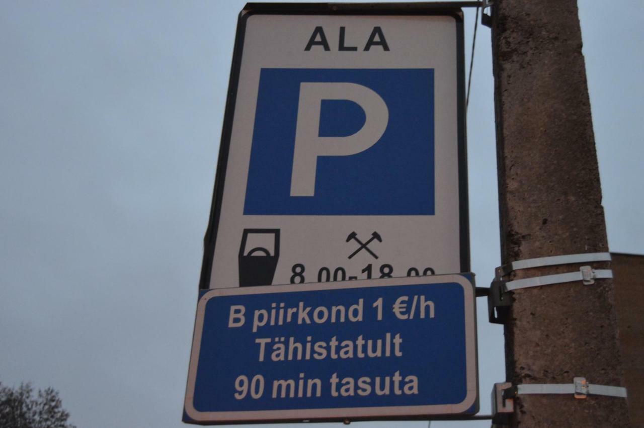 Riia 10, 2-Bedroom Apartment - 2 Big Beds 1 Extra Bed-Parking Free Tartu Esterno foto